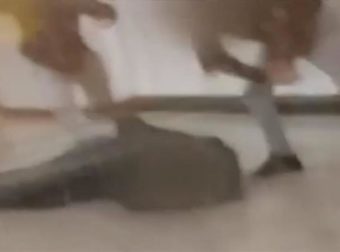 Αυτό είναι το βίντεο σοκ επίθεσης σε σταθμάρχη από αρνητές μάσκας: Προσοχή, σκληρές εικόνες, «κτήνη»