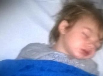 Όταν έβαλαν για ύπνο τον 3χρονο γιο τους ήταν μια χαρά – Αυτό που αντίκρισαν όμως όταν τον ξύπνησαν τους έκοψε το αίμα… (Video)