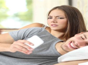 Ζήλια: Πώς να τη διαχειριστείς πριν κάνεις κακό στη σχέση σου