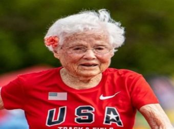 Το λέει η ψυχούλα της: Δείτε τι απίστευτο πέτυχε αυτή η γιαγιά 105 έτων