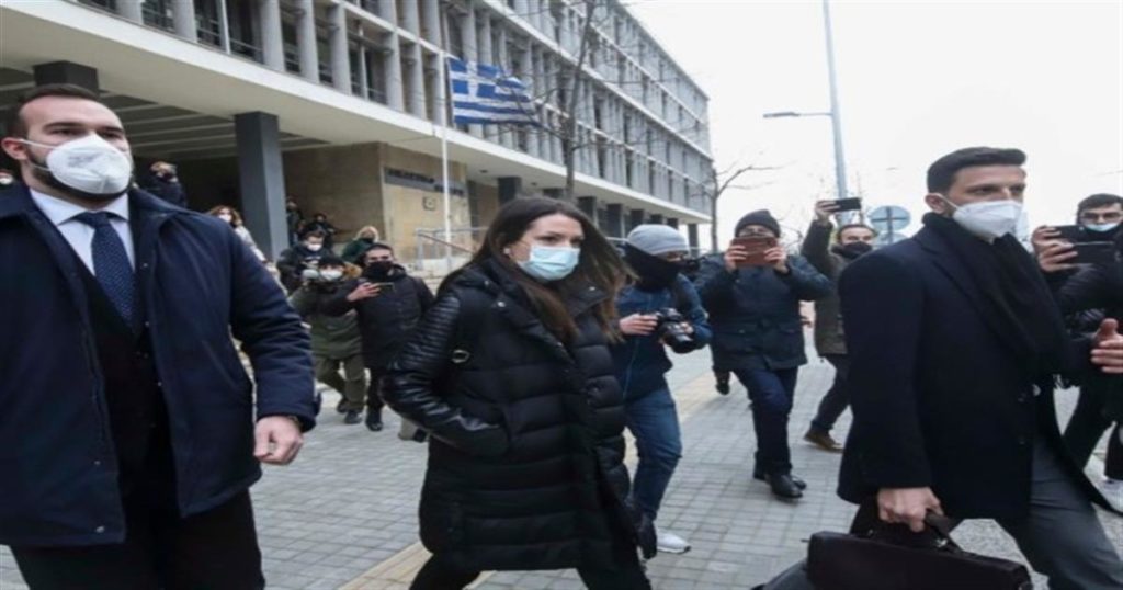 Υπόθεση βιασμού στη Θεσσαλονίκη: Ολοκληρώθηκε η κατάθεση της Γεωργίας – Νέα αποδεικτικά στοιχεία προσκόμισε η 24χρονη (video)