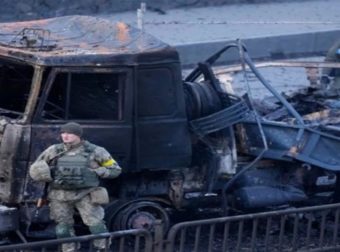 Πόλεμος στην Ουκρανία: Το Κίεβο επιβάλλει καθολική απαγόρευση κυκλοφορίας – Το χρονικό διάστημα