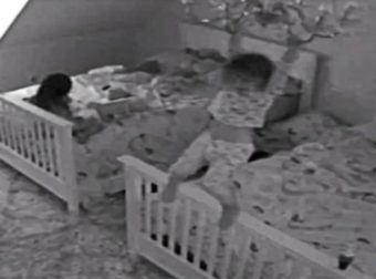 Γονείς έβαλαν κρυφή κάμερα στο παιδικό δωμάτιο – Δεν πίστευαν στα μάτια τους, βλέποντας όσα είχε καταγράψει (Video)