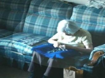 Έβαλαν κρυφή κάμερα σε 98χρονη γιαγιά για να μάθουν τι κάνει όταν μένει μόνη – Αυτό που είδαν ξεπερνά κάθε φαντασία… (Video)