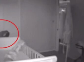 Γονείς θεωρούν πως φάντασμα βασανίζει το μωρό τους – Αυτό που κατέγραψε η κρυφή κάμερα θα σας σοκάρει (Video)