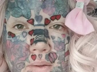 46χρονη σε απόγνωση: «Έχω 800 τατουάζ και δεν μπορώ να βρω δουλειά, ούτε καν σαν καθαρίστρια» (φωτο, video)