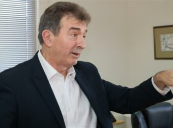Υπουργείο Υγείας: Ο Μιχάλης Χρυσοχοΐδης έπαυσε τη διοίκηση και του «Βενιζέλειου» στο Ηράκλειο – Το παρασκήνιο πίσω από τη νέα καρατόμηση (video)