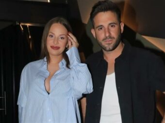 Γιώργος Λιβάνης: Το εντυπωσιακό μονόπετρο που έδωσε στην Ανδρομάχη – Φωτογραφίες από τη ρομαντική πρόταση γάμου