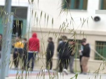 Πάτρα – Πατέρας 15χρονου: «Η φύση του φταίει, εγώ είμαι έξω και απολαμβάνω το μπανάκι μου στην θάλασσα… είμαι άντρας με ήθος και τιμή»