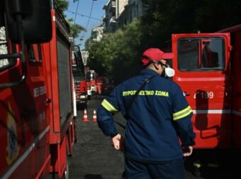 Τραγωδία στο Περιστέρι: Νεκρός εντοπίστηκε ηλικιωμένος κατά την κατάσβεση πυρκαγιάς σε διαμέρισμα