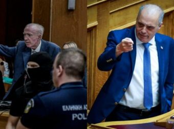 Κωνσταντίνος Πλεύρης: «Ο Βελόπουλος μού έχει δώσει κάποιες ειδικές κρέμες για το σeξ»