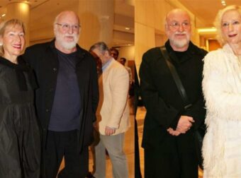 57 χρόνια παντρεμένοι, 2 γιοι: Ποια είναι η «άγνωστη» σύζυγος του Διονύση Σαββόπουλου ζει μακριά από τα φώτα