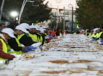 Έτοιμο για το ρεκόρ Γκίνες το Περιστέρι – Έφτιαξαν βασιλόπιτα που ζυγίζει 10 τόνους