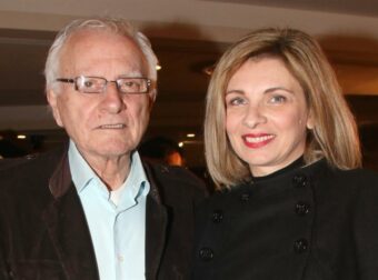 Μαρία Παναγοπούλου – Μία μέρα μετά την κηδεία του Κώστα Χαρδαβέλλα δηλώνει: «Μας ζεσταίνετε τις καρδιές»