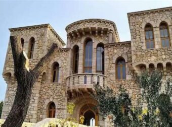 Αρνήθηκε τα λεφτά γιατί δεν τον γέμιζαν: Πασίγνωστος πάμπλουτος κροίσος, έδωσε όλη του την περιουσία για Χάρη της Παναγίας