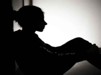 Δωδεκάνησα: Συγκλονίζει η μητέρα της 13χρονης – «Την κακοποιούσε ψυχολογικά ο 15χρονος, επέμενε να με αποτελειώσει»