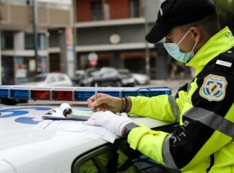 Πρόστιμo 400 ευρώ αν δεν έχετε αυτό το χαρτί στο αυτοκίνητό