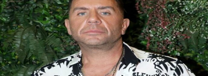 Μόλις μαθεύτηκε ο συμβολισμός: Ο λόγος που ο Γιώργος Μαζωνάκης βάφει μόνο το ένα νύχι