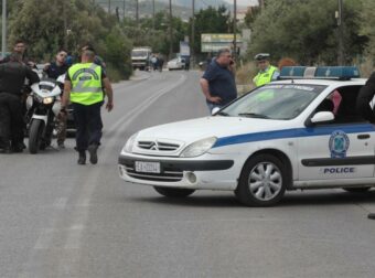 Τρία γκρουπ στα social media με 200.000 μέλη «κάρφωναν» τα μπλόκα της Τροχαίας – 2 συλλήψεις (video)
