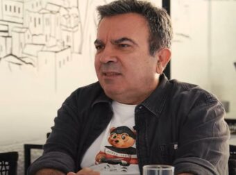 Αντώνης Καρπετόπουλος: «Δεν έχω βρει κορίτσια για σπίτι, αν είχα παντρευτεί θα είχα δύο διαζύγια»