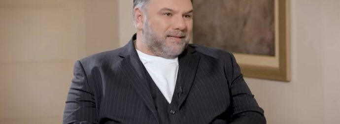 Γρηγόρης Αρναούτογλου για την κατάθλιψη: «Αν άνοιγες την πόρτα του σπιτιού μου και με έβλεπες, θα φώναζες την αστυνομία»