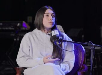 Κατερίνα Κακοσαίου για τους «γάμους» της: «Την πρώτη φορά με ενόχλησε, τώρα απλά γελάσαμε»