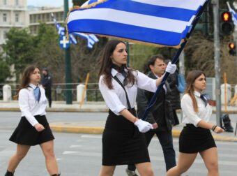 Απέκλεισαν μαθητή με αυτισμό από τη σημαία για την 28η Οκτωβρίου – Οργή για τη δικαιολογία περί «λάθους»