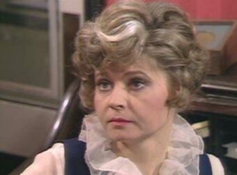 Πέθανε η Προυνέλα Σκέιλς, η «Σίμπιλ» του Fawlty Towers