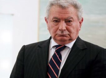Δίκη Βαλυράκη: Καταθέτει ο γιος του – «Τα χτυπήματα δεν προήλθαν από την προπέλα του σκάφους του»
