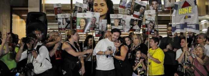 Εγκρίθηκε η πρώτη φάση του σχεδίου Τραμπ για το τέλος του πολέμου στη Γάζα – Ποια τα επόμενα βήματα