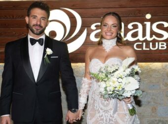 Γάμος Γιώργου Λιβάνη & Ανδρομάχης: Ο πρώτος χορός του ζευγαριού αγκαλιά με τον γιο τους (Βίντεο)