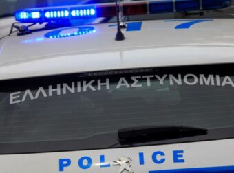 Συναγερμός στο Κρυονέρι: Άνδρας ταμπουρώθηκε σε σπίτι και απειλούσε να αυτοκτονήσει
