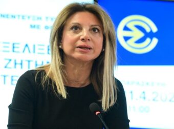 «Ούτε η κατοχική κυβέρνηση δεν τόλμησε» – Κόλαφος η Καρυστιανού για Μητσοτάκη και Άγνωστο Στρατιώτη