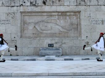28η Οκτωβρίου 2025: Σε επιφυλακή η ΕΛ.ΑΣ. για την παρέλαση – Δοκιμασία ο νέος νόμος για το Μνημείο του Αγνώστου Στρατιώτη
