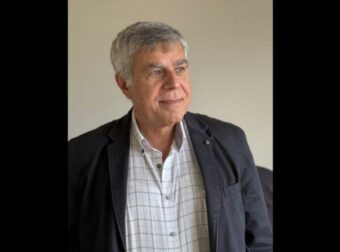 Σάλος στο ΠΑΣΟΚ: Παραιτήθηκε ο διευθυντής του Ανδρουλάκη μετά τα αποθεωτικά σχόλια για Μητσοτάκη