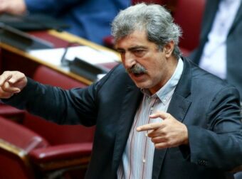 Ο Παύλος Πολάκης κατά του Διονύση Σαββόπουλου ακόμη και μετά τον θάνατο του σπουδαίου τραγουδοποιού: «Ρε ουστ που θα πηγαίναμε και στην κηδεία»