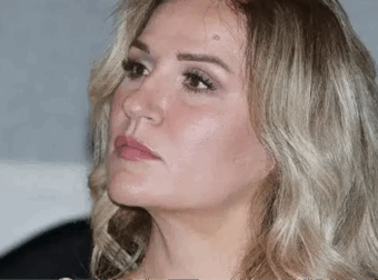 Οι δύσκολες ώρες για την Μπέσυ Μάλφα, όγκοs στο κεφάλι και η μεγάλη μάχη