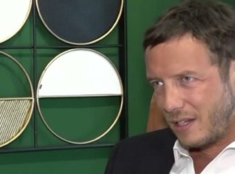 Δημητρίου: Πέθαναν και οι δύο γονείς του μέσα σε 11 μήνες – «Όταν χάνεις τη μητέρα, βγαίνεις απεγνωσμένος για αγάπη»