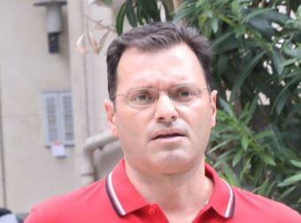 Ξεσπά ο Τάσος Τεργιάκης: «Ξεφτίλες! Ανώριμοι που έτυχε να φορούν παντελόνια»