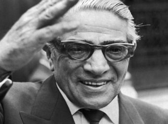 Οι 6 διάσημες φράσεις του Ωνάση για τις γυναίκες – Λεφτά, σeξ και όρχεις!