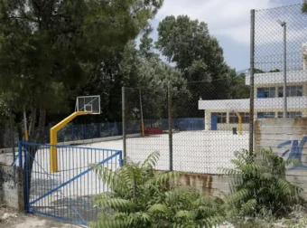 Περιστέρι ΤΩΡΑ – Μαθητές έπαιξαν ξύλο με καδρόνια και λοστούς σε σχολείο