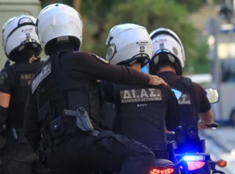 Θεσσαλονίκη- Επεισοδιακή σύλληψη 44χρονου – Δάγκωσε αστυνομικό στο πόδι