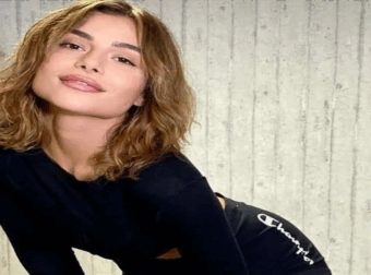 «Πιο μεγάλα και από το κεφάλι της»: Η Ελευθερία Ελευθέριου μας εντυπωσιάζει με τη νέα της εμφάνιση