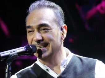 Αυτή είναι η αλήθεια, μένει σε άλλο σπίτι: Γι’ αυτό ο Νότης Σφακιανάκης δεν πήγε στην αποτέφρωση της γυναίκας του στην Ριτσώνα, είναι κλεισμένος μέσα