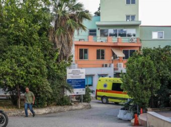 Θρήνος στην Πάτρα: Νεκρό το τρίχρονο αγοράκι που είχε πέσει από μάντρα