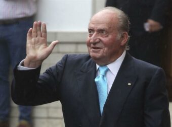 Σοκ από τις αποκαλύψεις του Χουάν Κάρλος: Πυροβόλησε και σκότωσε τον μικρότερο αδελφό του όταν ήταν έφηβοι