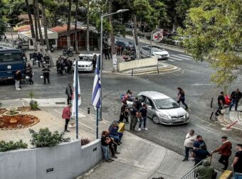 Βεντέτα στα Βορίζια: Νοσηλεύτρια στο νοσοκομείο Χανίων η 55χρονη που έπαθε ανακοπή από τους πυροβολισμούς