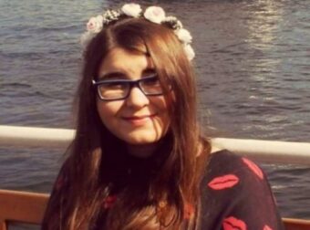7 χρόνια από τη δολοφονία της Ελένης Τοπαλούδη: «Η νοσταλγία σου μου έχει λαβώσει την ψυχή και την καρδιά», γράφει η μητέρα της