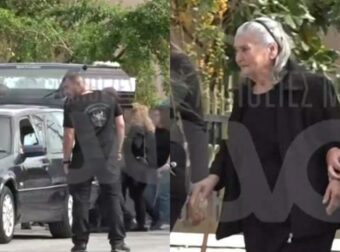 Σπαραγμός για τον χαμό της 56χρονης Ευαγγελίας στα Βορίζια: Τα πρώτα πλάνα από την κηδεία της στα Χανιά, τραγική φιγούρα η μητέρα της