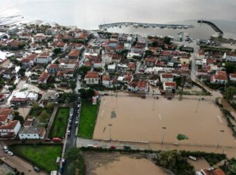 Εικόνες καταστροφής στη Λέσβο: «Βούλιαξε» η Σκάλα Καλλονής – Μεγάλες ζημιές